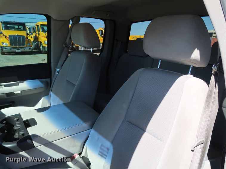 image for item GS9750 2009 Chevrolet Silverado 1500 LT Ext. Cab pickup truck