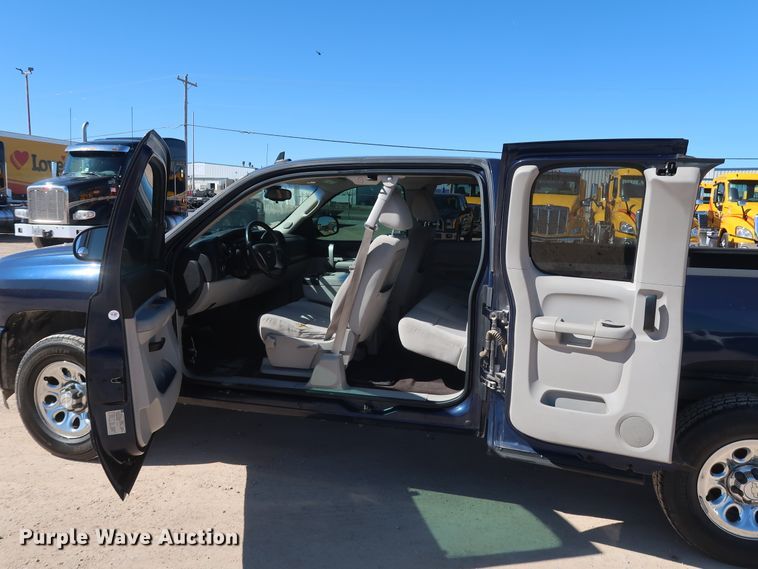 image for item GS9750 2009 Chevrolet Silverado 1500 LT Ext. Cab pickup truck