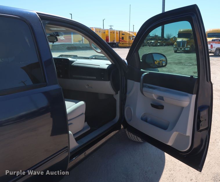 image for item GS9750 2009 Chevrolet Silverado 1500 LT Ext. Cab pickup truck