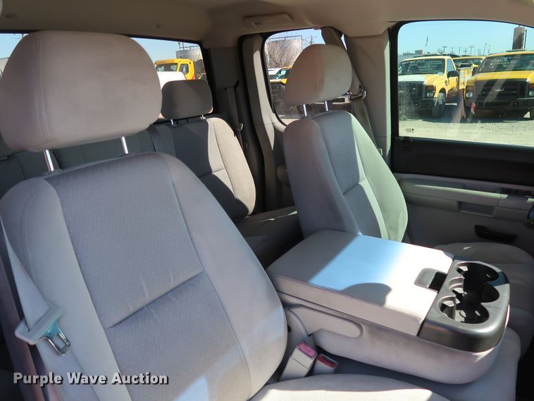 image for item GS9750 2009 Chevrolet Silverado 1500 LT Ext. Cab pickup truck