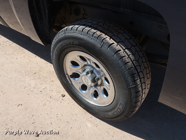 image for item GS9750 2009 Chevrolet Silverado 1500 LT Ext. Cab pickup truck