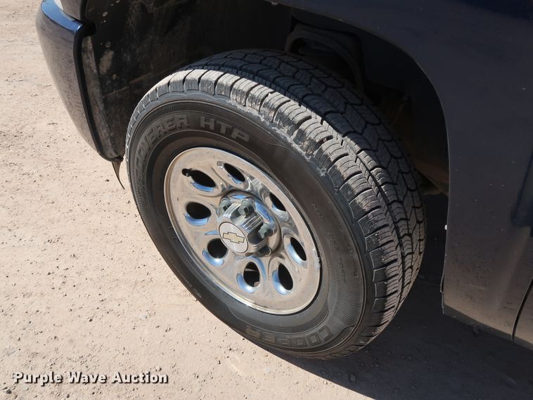 image for item GS9750 2009 Chevrolet Silverado 1500 LT Ext. Cab pickup truck