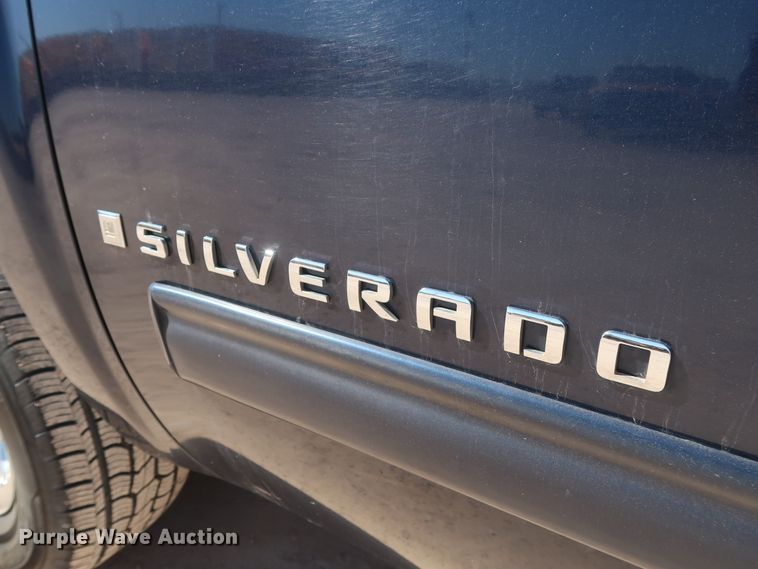 image for item GS9750 2009 Chevrolet Silverado 1500 LT Ext. Cab pickup truck