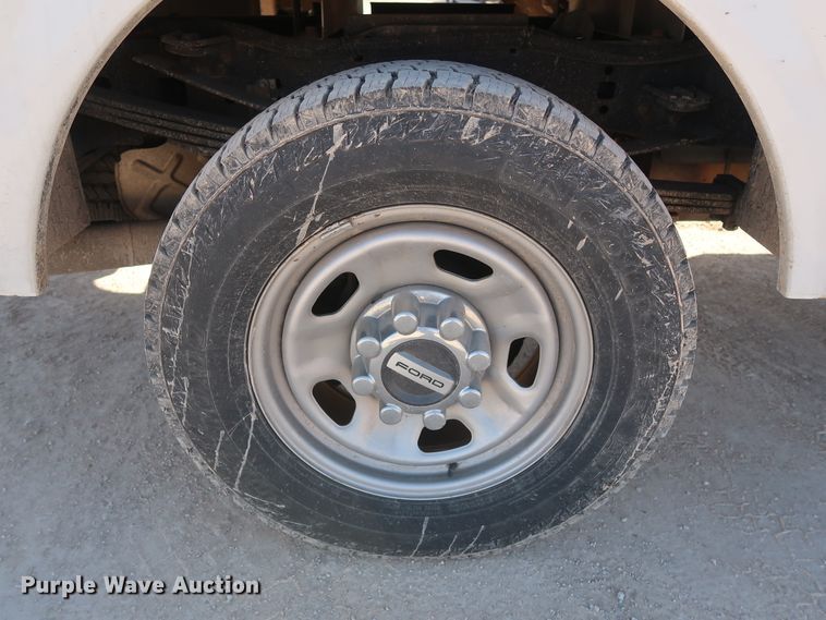 image for item GS9754 2017 Ford F350 Super Duty XL utility bed pickup truck