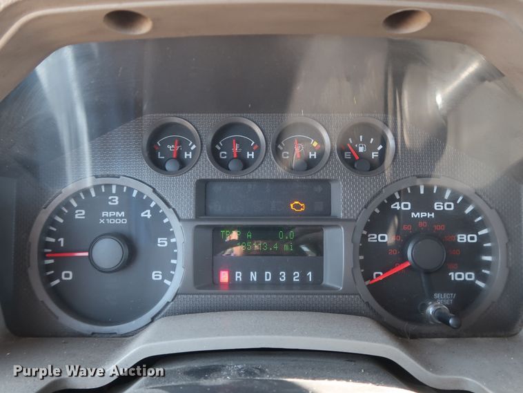 image for item GS9755 2008 Ford F250 Super Duty XL utility bed pickup truck