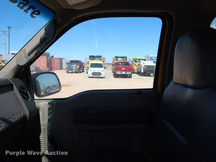 image for item GS9755 2008 Ford F250 Super Duty XL utility bed pickup truck