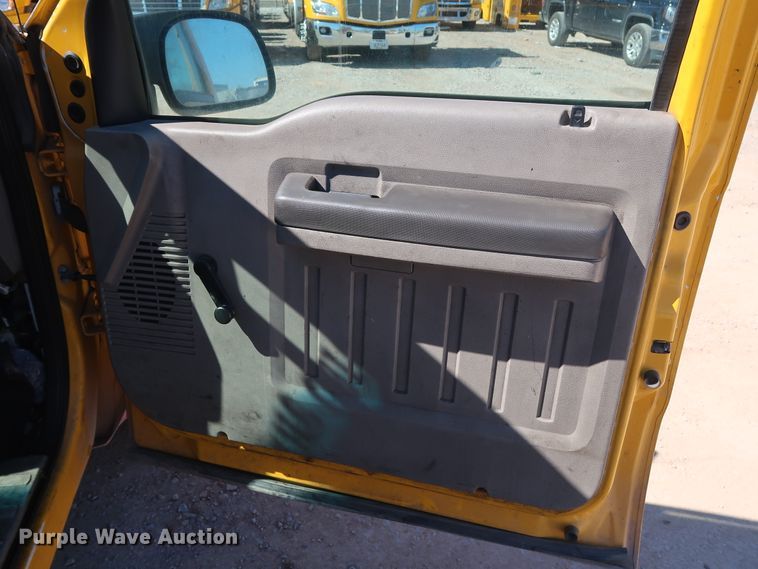 image for item GS9755 2008 Ford F250 Super Duty XL utility bed pickup truck