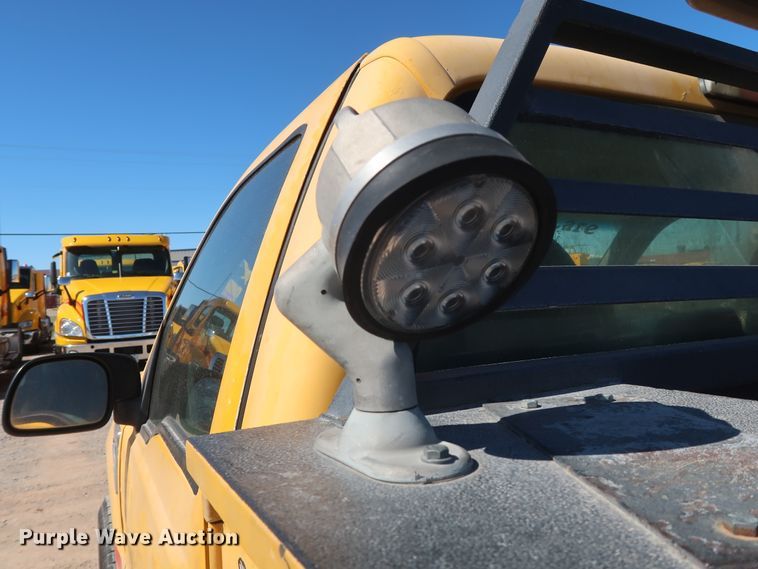 image for item GS9755 2008 Ford F250 Super Duty XL utility bed pickup truck