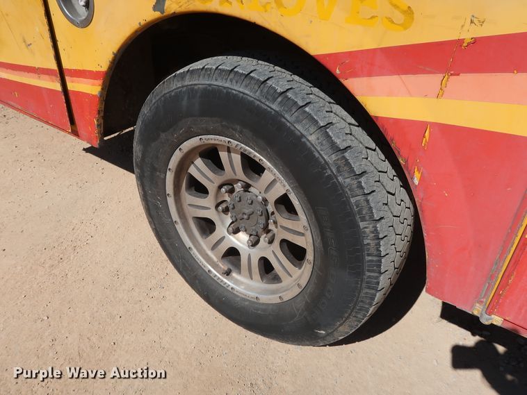 image for item GS9755 2008 Ford F250 Super Duty XL utility bed pickup truck