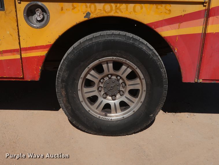 image for item GS9755 2008 Ford F250 Super Duty XL utility bed pickup truck