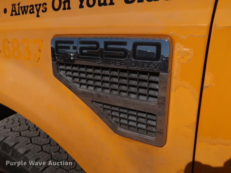 image for item GS9755 2008 Ford F250 Super Duty XL utility bed pickup truck