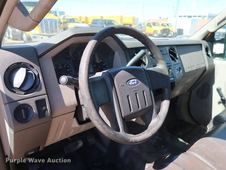 image for item GS9756 2009 Ford F250 Super Duty XL utility bed pickup truck