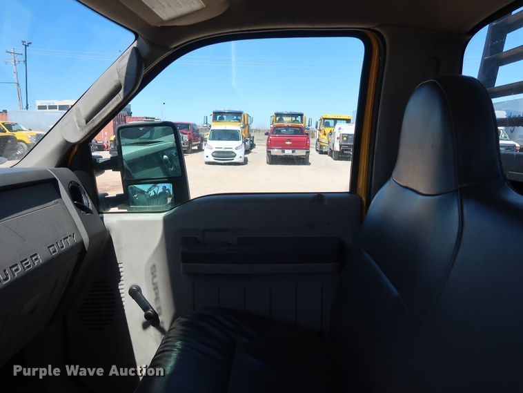 image for item GS9756 2009 Ford F250 Super Duty XL utility bed pickup truck