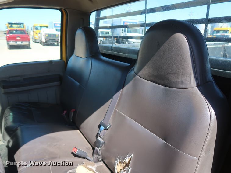 image for item GS9756 2009 Ford F250 Super Duty XL utility bed pickup truck