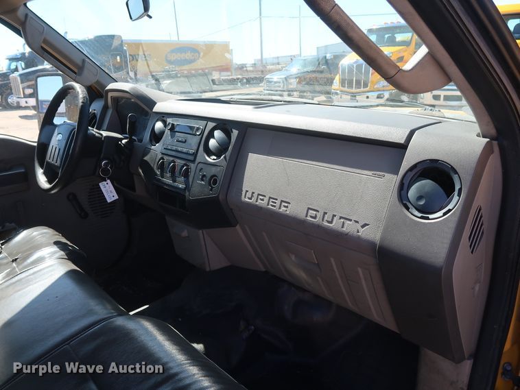 image for item GS9756 2009 Ford F250 Super Duty XL utility bed pickup truck