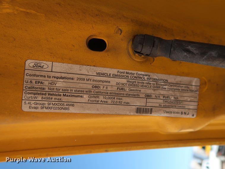 image for item GS9756 2009 Ford F250 Super Duty XL utility bed pickup truck