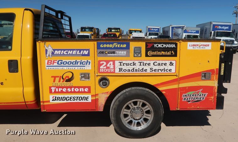 image for item GS9756 2009 Ford F250 Super Duty XL utility bed pickup truck