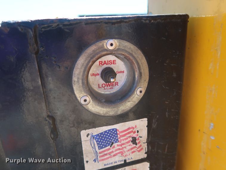 image for item GS9756 2009 Ford F250 Super Duty XL utility bed pickup truck