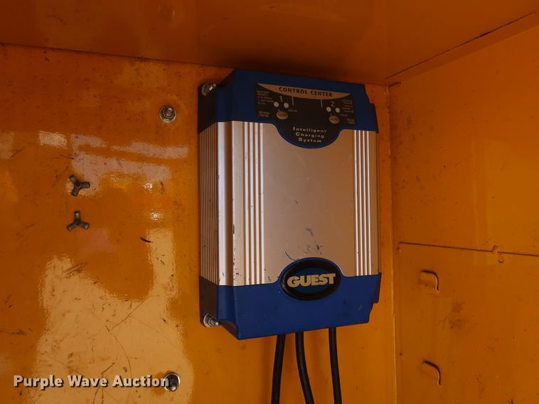 image for item GS9756 2009 Ford F250 Super Duty XL utility bed pickup truck