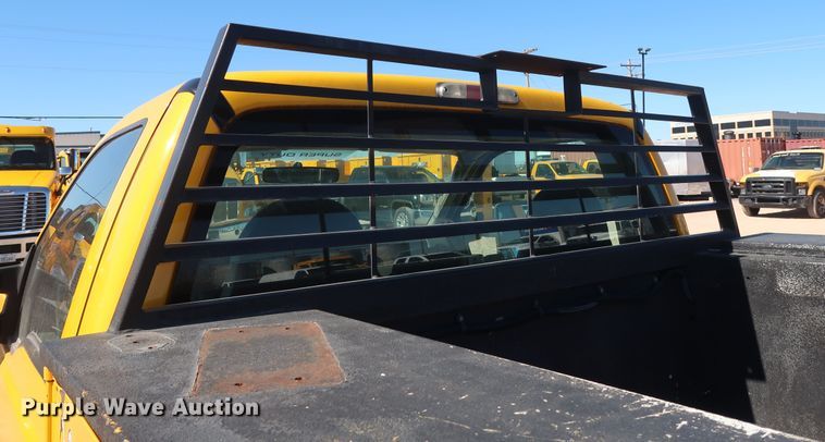 image for item GS9756 2009 Ford F250 Super Duty XL utility bed pickup truck