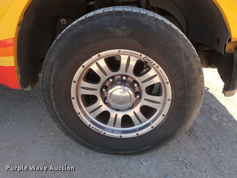 image for item GS9756 2009 Ford F250 Super Duty XL utility bed pickup truck