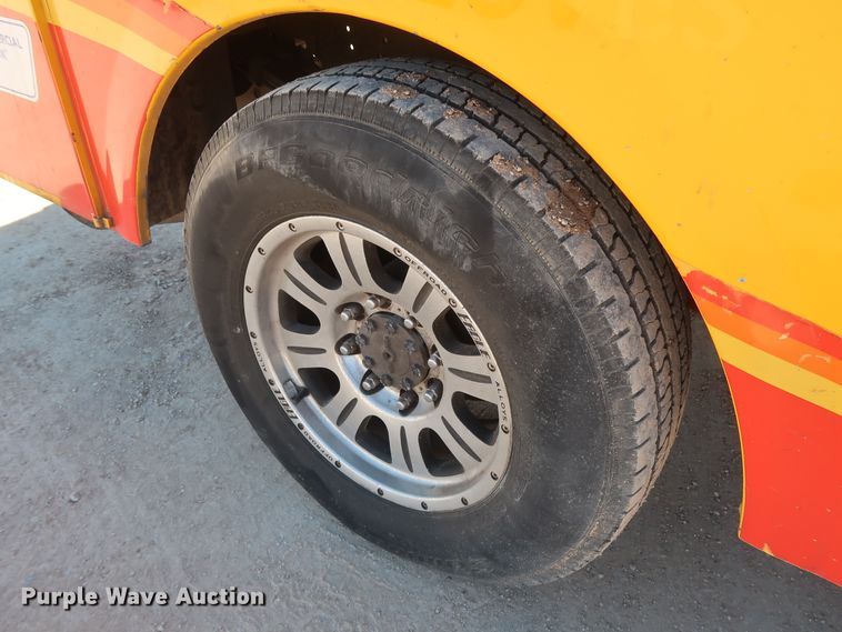 image for item GS9756 2009 Ford F250 Super Duty XL utility bed pickup truck