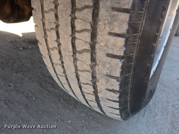 image for item GS9756 2009 Ford F250 Super Duty XL utility bed pickup truck