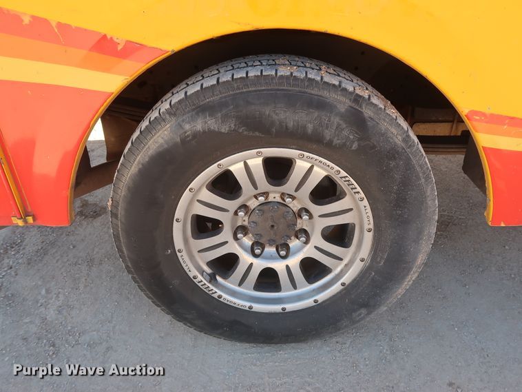 image for item GS9756 2009 Ford F250 Super Duty XL utility bed pickup truck