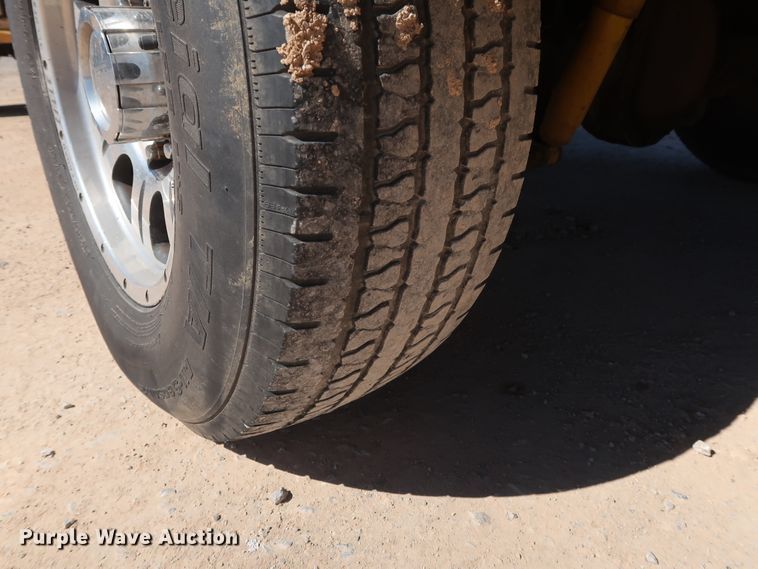 image for item GS9756 2009 Ford F250 Super Duty XL utility bed pickup truck