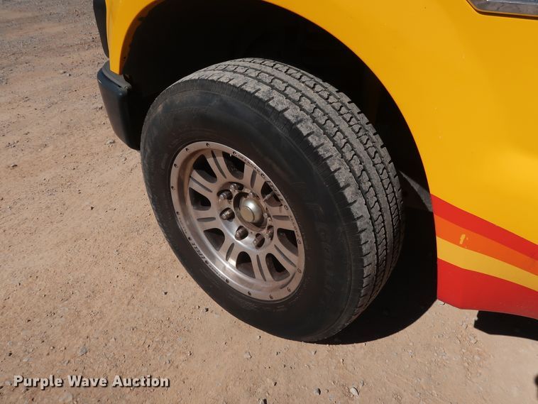 image for item GS9756 2009 Ford F250 Super Duty XL utility bed pickup truck