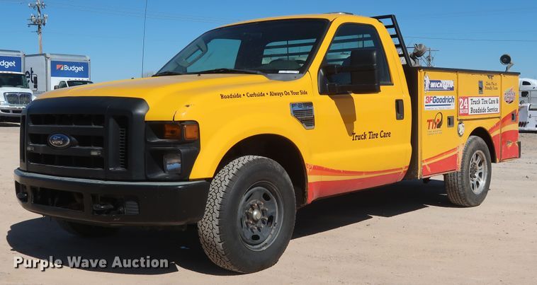 image for item GS9757 2009 Ford F250 Super Duty XL utility bed pickup truck