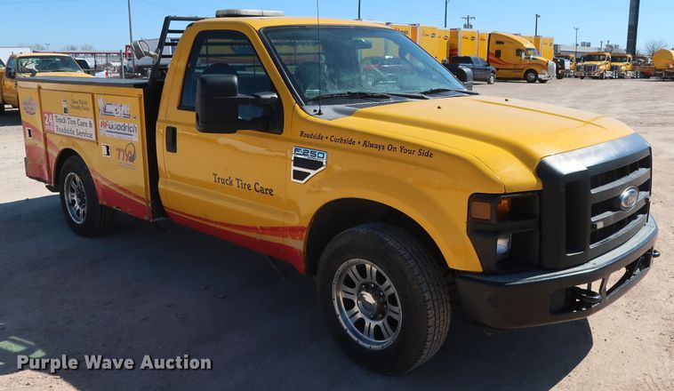 image for item GS9757 2009 Ford F250 Super Duty XL utility bed pickup truck