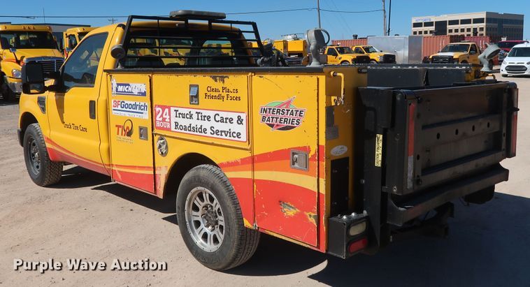 image for item GS9757 2009 Ford F250 Super Duty XL utility bed pickup truck