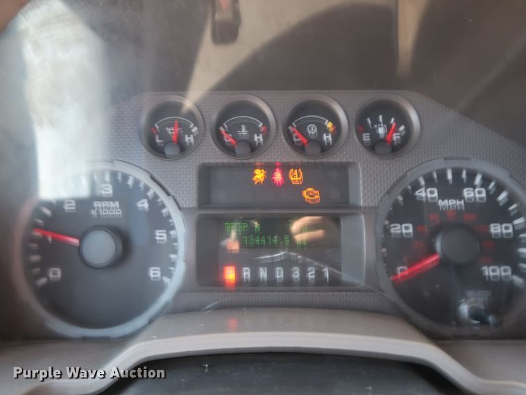 image for item GS9757 2009 Ford F250 Super Duty XL utility bed pickup truck