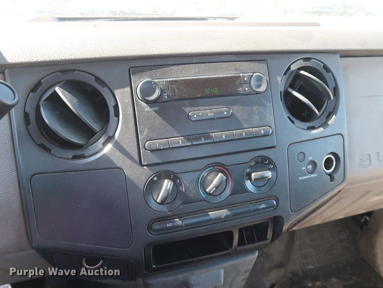 image for item GS9757 2009 Ford F250 Super Duty XL utility bed pickup truck