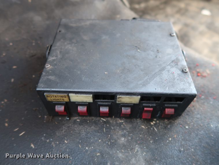 image for item GS9757 2009 Ford F250 Super Duty XL utility bed pickup truck