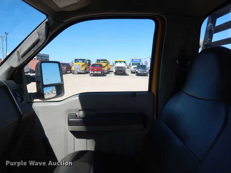 image for item GS9757 2009 Ford F250 Super Duty XL utility bed pickup truck