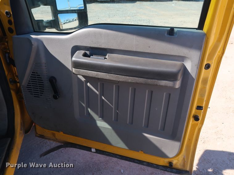 image for item GS9757 2009 Ford F250 Super Duty XL utility bed pickup truck