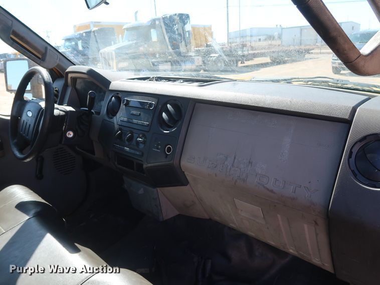 image for item GS9757 2009 Ford F250 Super Duty XL utility bed pickup truck