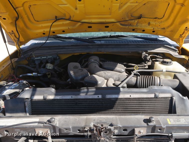 image for item GS9757 2009 Ford F250 Super Duty XL utility bed pickup truck