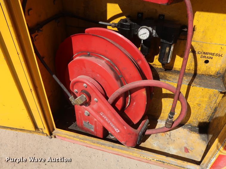 image for item GS9757 2009 Ford F250 Super Duty XL utility bed pickup truck