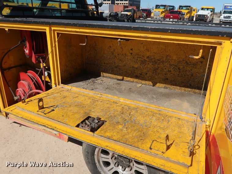 image for item GS9757 2009 Ford F250 Super Duty XL utility bed pickup truck