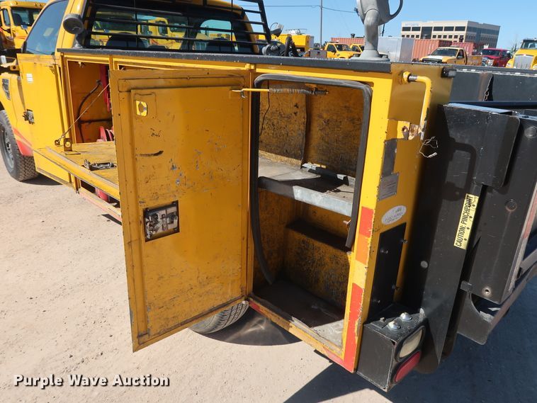 image for item GS9757 2009 Ford F250 Super Duty XL utility bed pickup truck