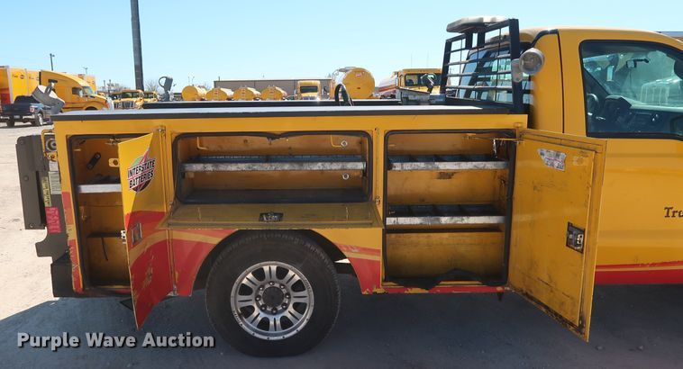 image for item GS9757 2009 Ford F250 Super Duty XL utility bed pickup truck