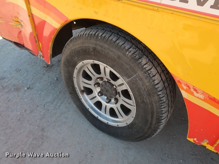 image for item GS9757 2009 Ford F250 Super Duty XL utility bed pickup truck