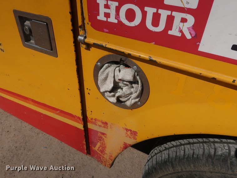 image for item GS9757 2009 Ford F250 Super Duty XL utility bed pickup truck