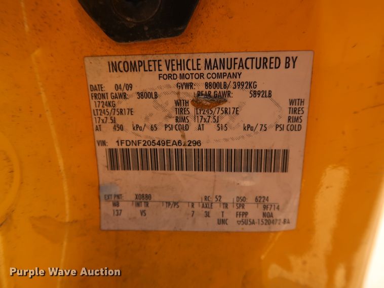 image for item GS9757 2009 Ford F250 Super Duty XL utility bed pickup truck