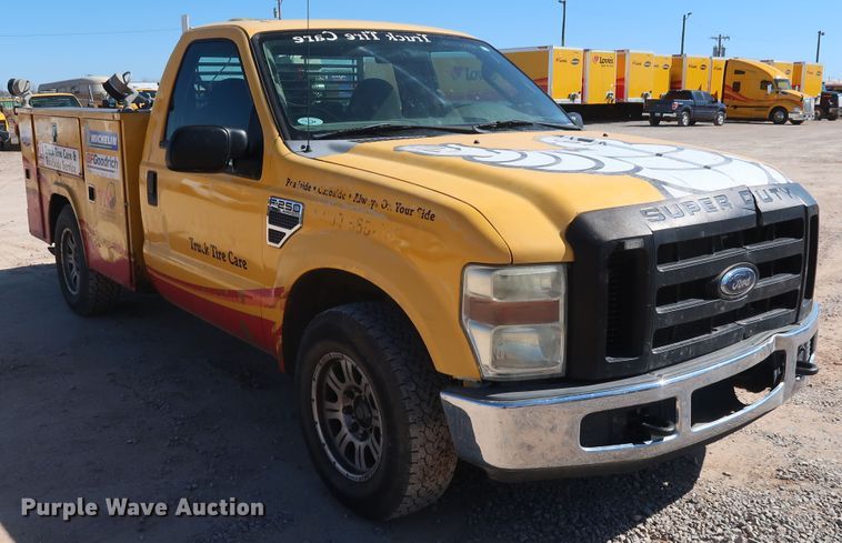 image for item GS9758 2008 Ford F250 Super Duty XL utility bed pickup truck