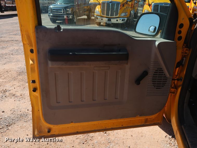 image for item GS9758 2008 Ford F250 Super Duty XL utility bed pickup truck