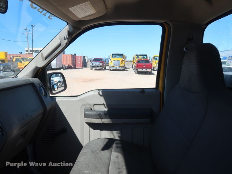 image for item GS9758 2008 Ford F250 Super Duty XL utility bed pickup truck